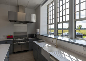 Fully equipped kitchen with plenty preparation and serving space