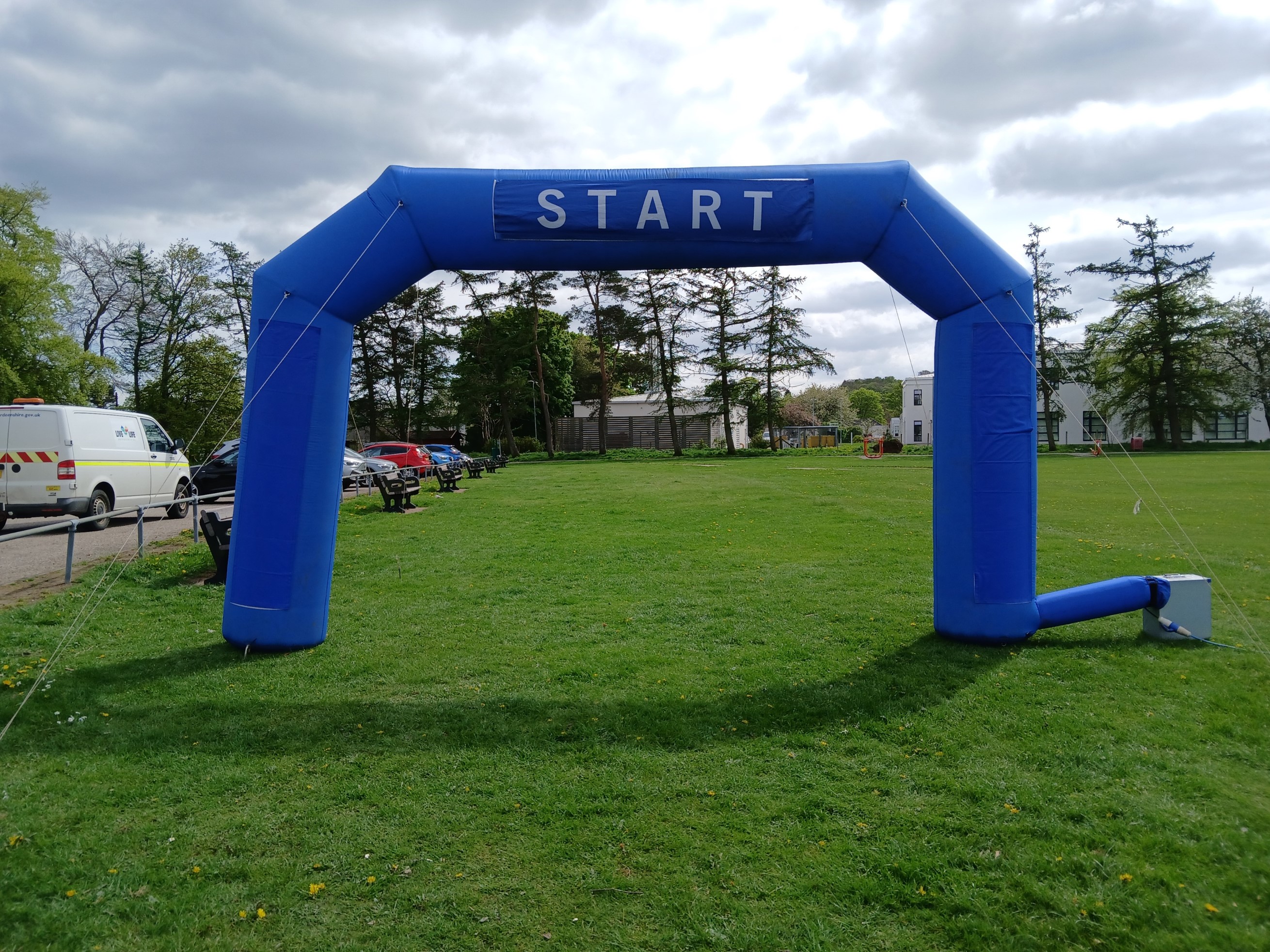 inflatable start finish arch