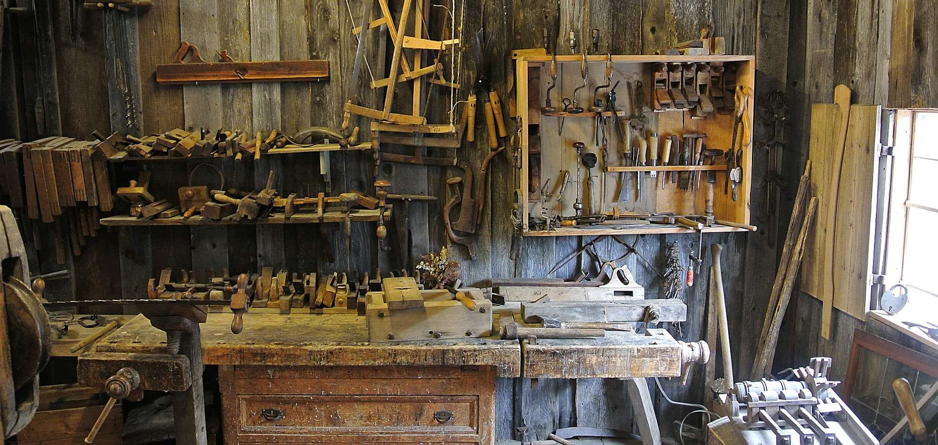internal image showing wood working equipment